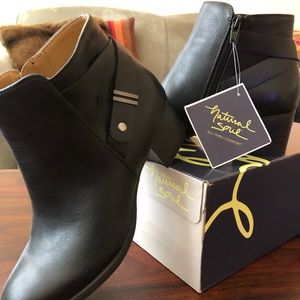 Naturalizer Natural Soul booties